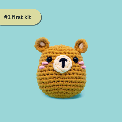 Bear crochet kit Bailey with brown yarn